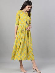 Women Green Printed Round Neck Viscose Rayon Fit and Flare Dress with pockets