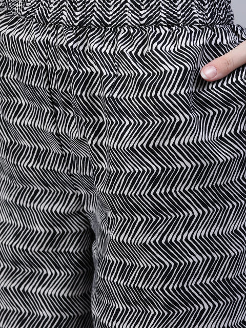 Women Black & Whites Floral Printed Straight Kurta With Palazo & Dupatta