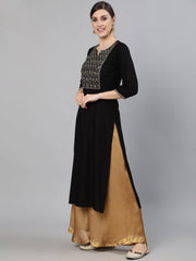 Women Black Embroidered Straight Kurta With Three Quarter Sleeves