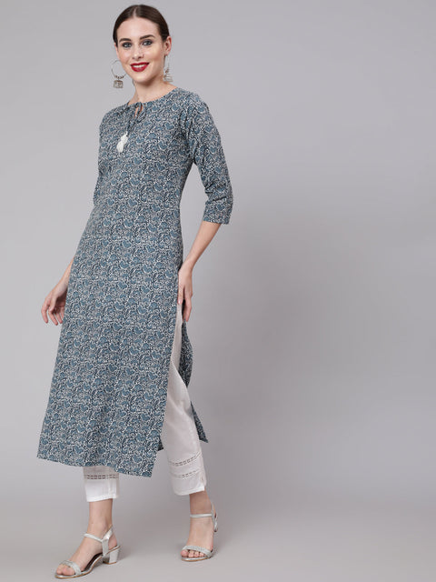 Women Blue Paisley Printed Straight Kurta With Three Quarter Sleeves