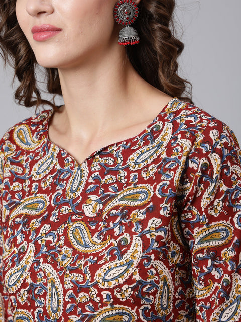 Women Maroon Printed straight kurta with three quarter sleeves