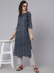 Women Navy Blue Printed straight kurta with three quarter sleeves