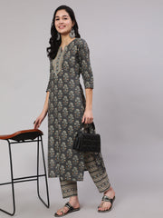 Women Grey Printed Straight Kurta With Trouser