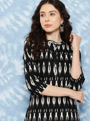 Women Black Straight Tunic With Three Quaretr Sleeves