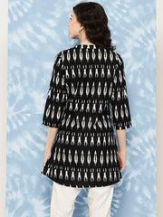 Women Black Straight Tunic With Three Quaretr Sleeves