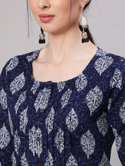 Women Blue Straight Tunic With Three Quaretr Sleeves