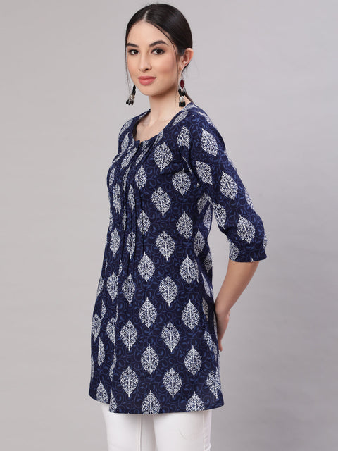 Women Blue Straight Tunic With Three Quaretr Sleeves