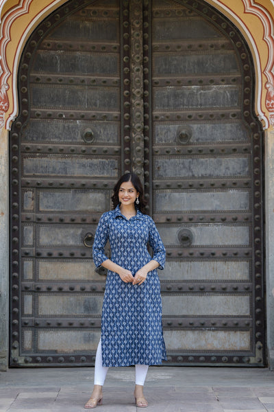 Women Blue Printed Straight Kurta with Three Quarter Sleeves