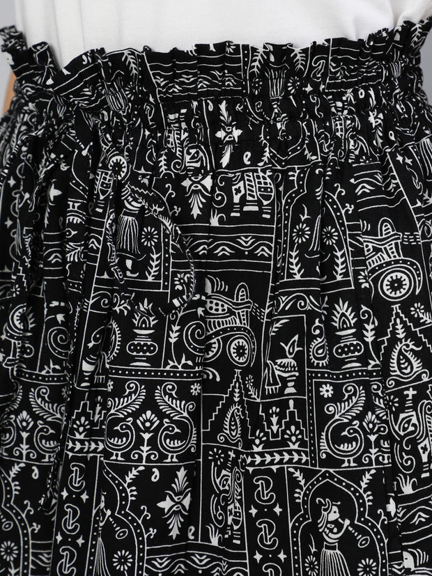 Women Black Printed Wide Legged Printed Plazo With Side Pockets