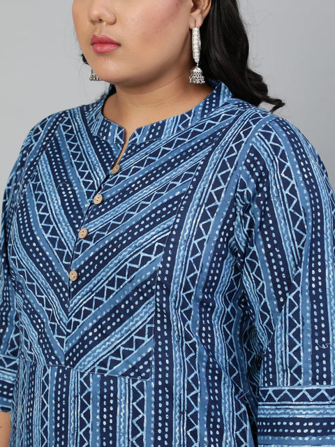 Women Blue Printed Straight kurta with Round Neck & Three Quarters Sleeves