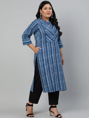 Women Blue Printed Straight kurta with Round Neck & Three Quarters Sleeves