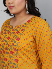 Women Mustard Printed Straight kurta with Round Neck & Three Quarters Sleeves